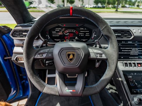 Used 2024 Lamborghini Urus Performante AWD/4WD image 30