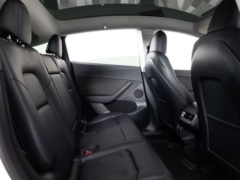 Used 2023 Tesla Model Y Long Range image 23