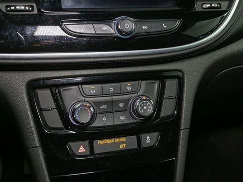 Used 2022 Buick Encore Preferred w/ Safety Package image 22