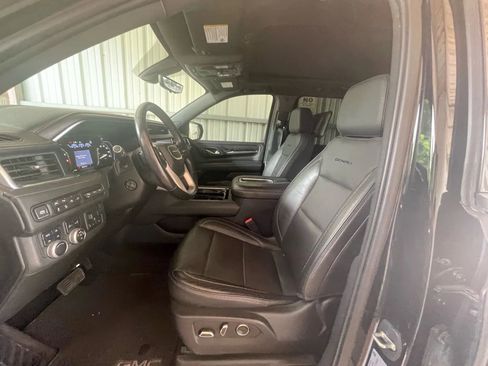 Used 2021 GMC Yukon XL Denali w/ Denali Premium Package image 29