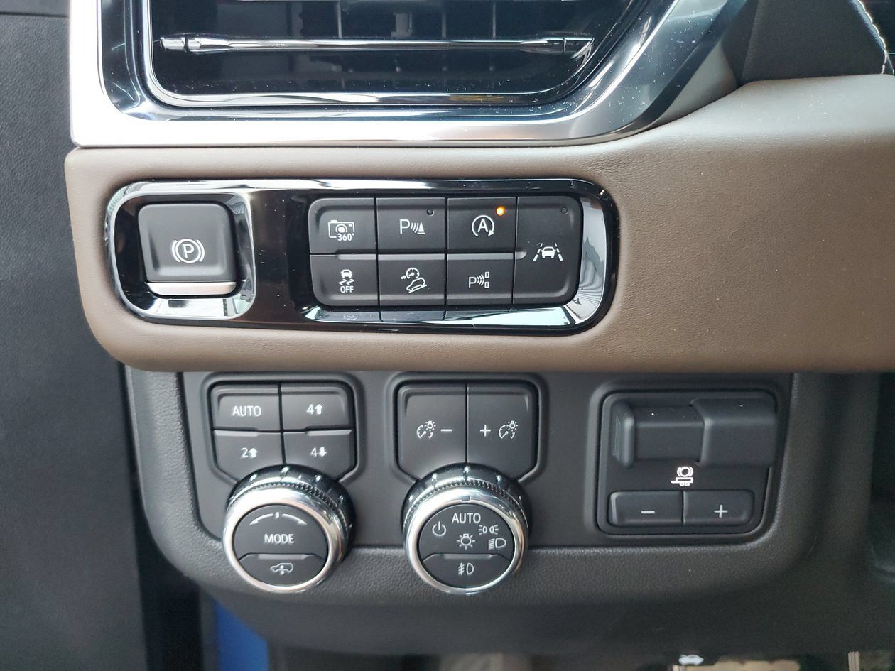 Used 2025 GMC Yukon XL Denali Ultimate AWD/4WD image 29