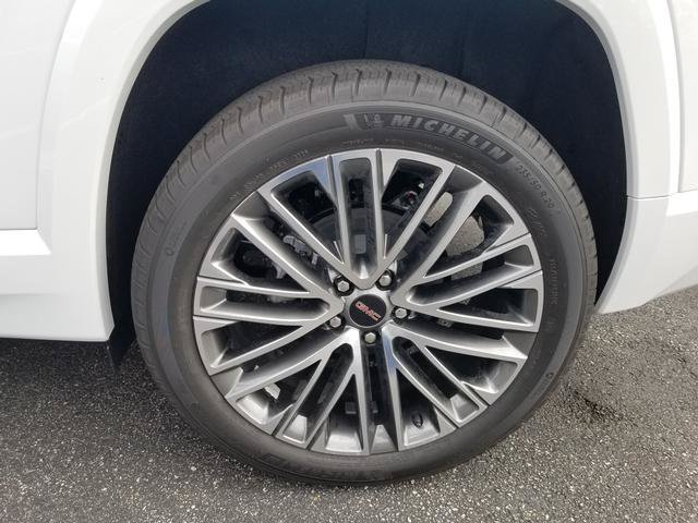 New 2027 GMC Terrain Denali w/ LPO, Black Badging Package AWD/4WD image 12
