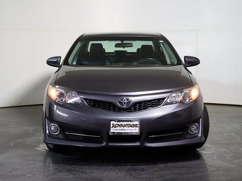 Used 2014 Toyota Camry SE image 9