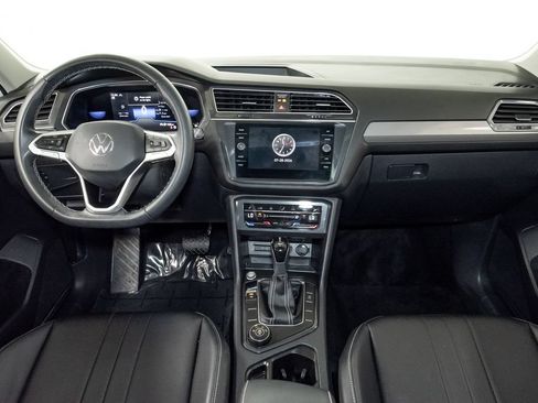 Used 2023 Volkswagen Tiguan SE w/ Panoramic Sunroof Package AWD/4WD image 24