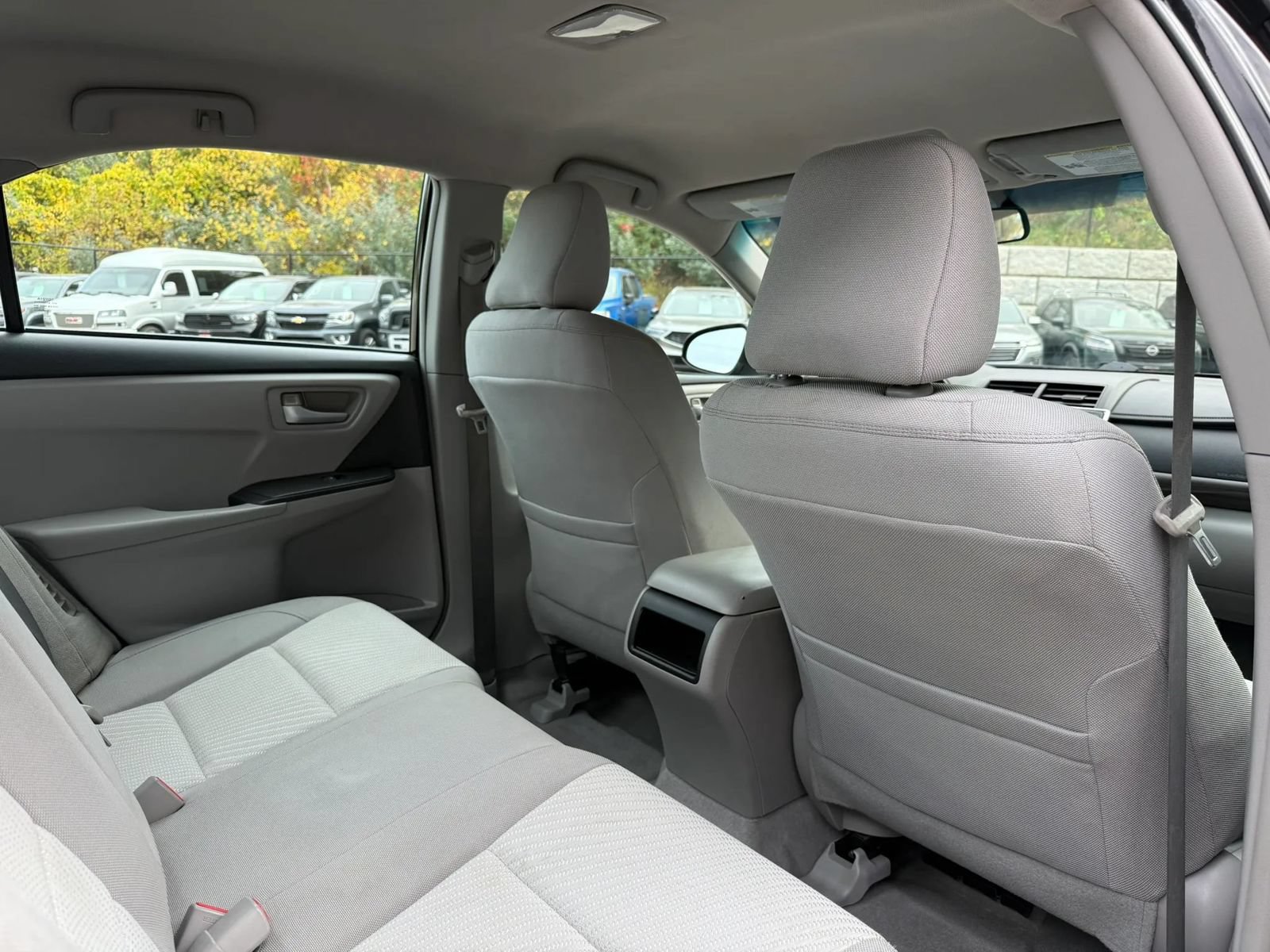Used 2015 Toyota Camry LE FWD image 11