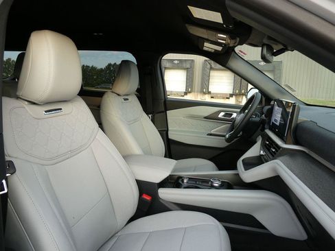 New 2027 Ford Explorer Platinum AWD/4WD image 10