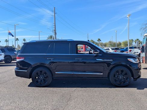 Used 2022 Lincoln Navigator Reserve image 32