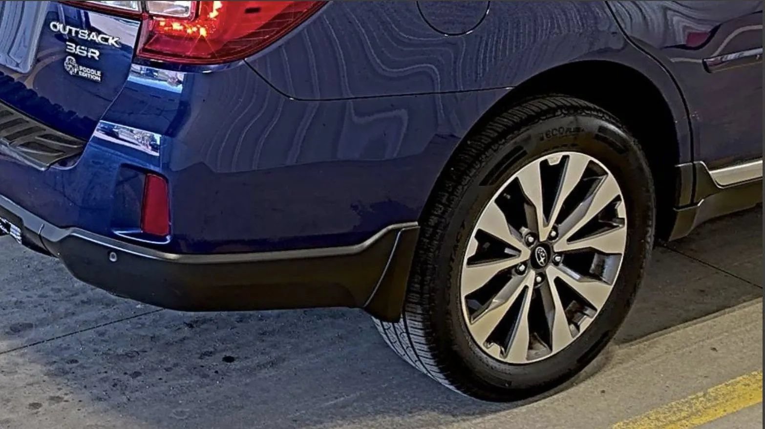 Used 2017 Subaru Outback 3.6R Touring AWD/4WD image 10