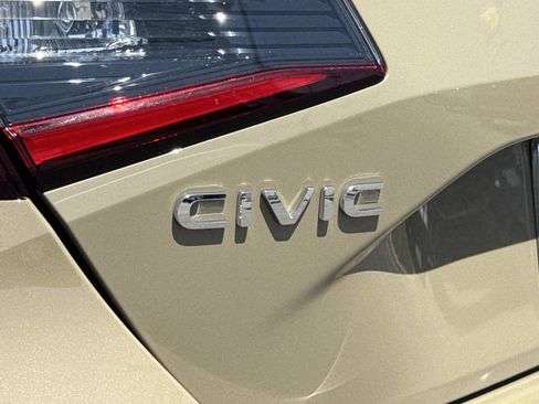 Used 2025 Honda Civic Sport image 27