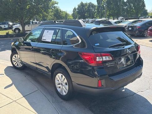 Used 2017 Subaru Outback 2.5i Premium AWD/4WD image 5