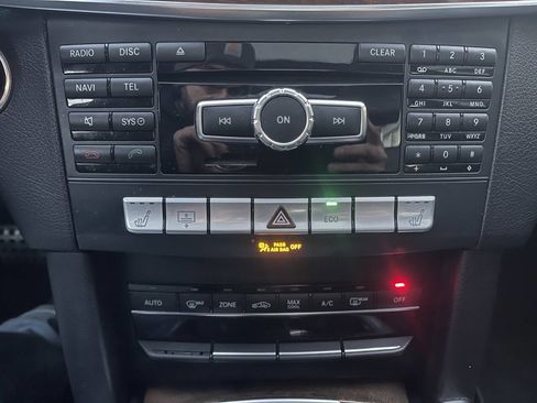 Used 2015 Mercedes-Benz E 350 4MATIC Sedan image 37