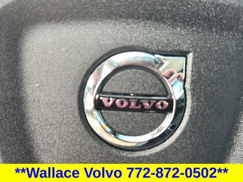 Used 2026 Volvo XC40 B5 Plus AWD/4WD image 14