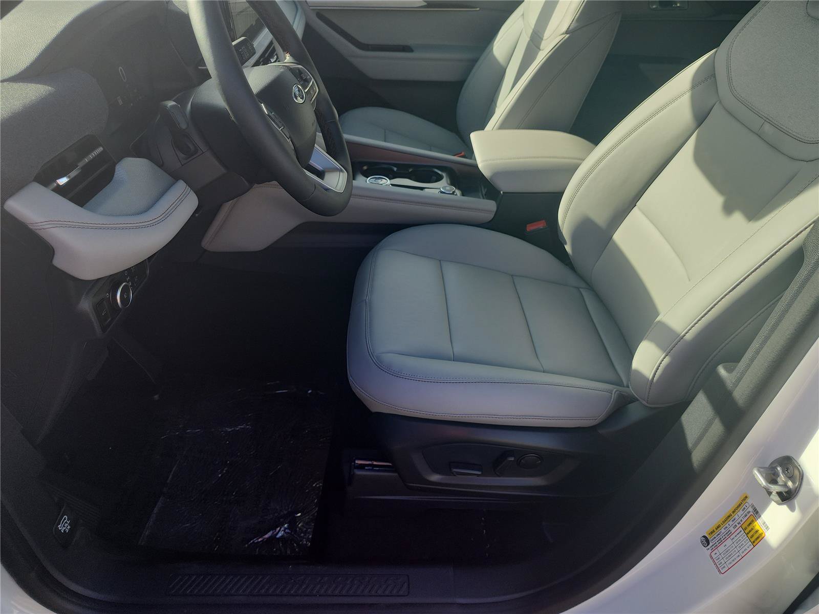 New 2027 Ford Explorer Active w/ Active Comfort Package RWD image 12