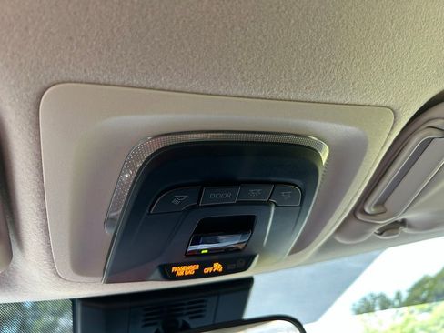 Used 2025 Toyota Corolla LE FWD image 28