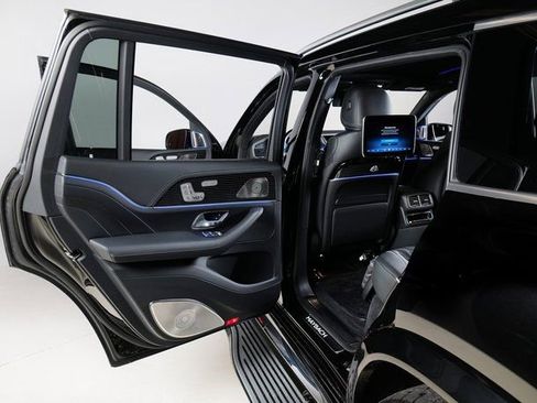Used 2024 Mercedes-Benz Maybach GLS 600 4MATIC image 24