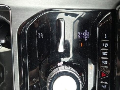 Used 2024 Jeep Wagoneer Series II w/ Convenience Group I image 45