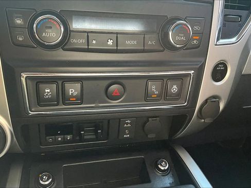 Used 2017 Nissan Titan S image 15