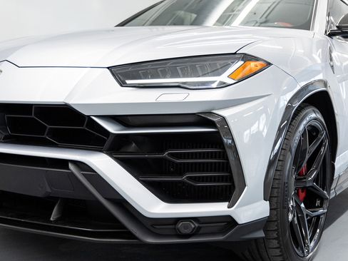 Used 2021 Lamborghini Urus image 12