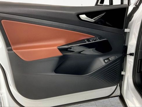 Used 2021 Volkswagen ID.4 Pro S w/ Gradient Package image 18