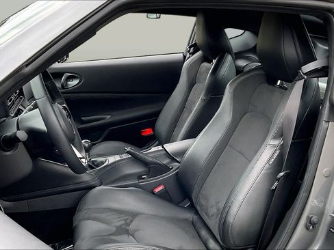 Used 2024 Nissan Z Performance w/ Floor Mat Package RWD image 7