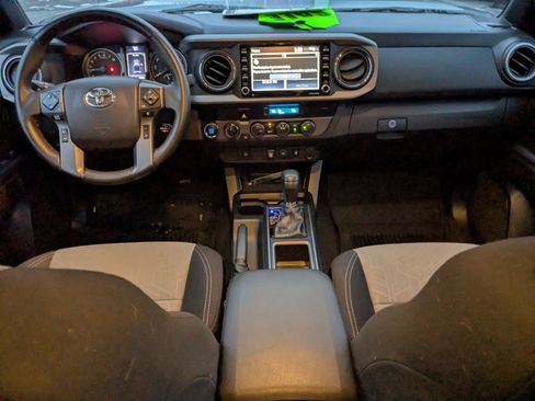 Used 2021 Toyota Tacoma TRD Sport image 16