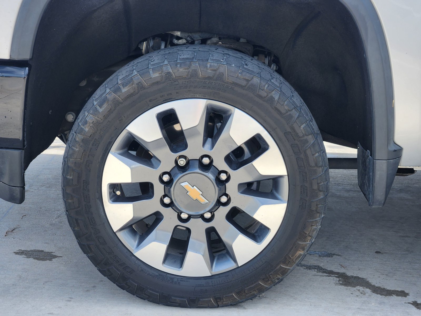 Used 2022 Chevrolet Silverado 2500 Custom w/ Custom Value Package AWD/4WD image 11