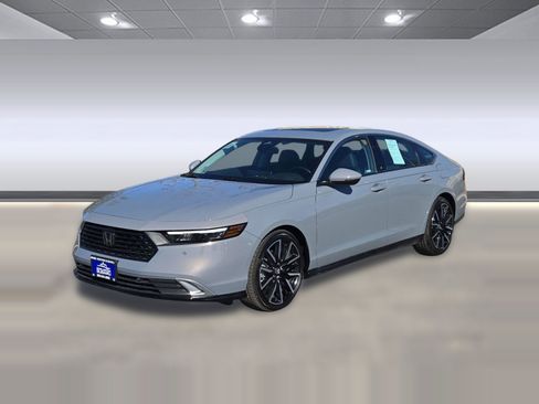 Used 2025 Honda Accord Touring image 1