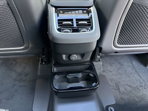 New 2026 Volvo XC90 B5 Ultra image 13