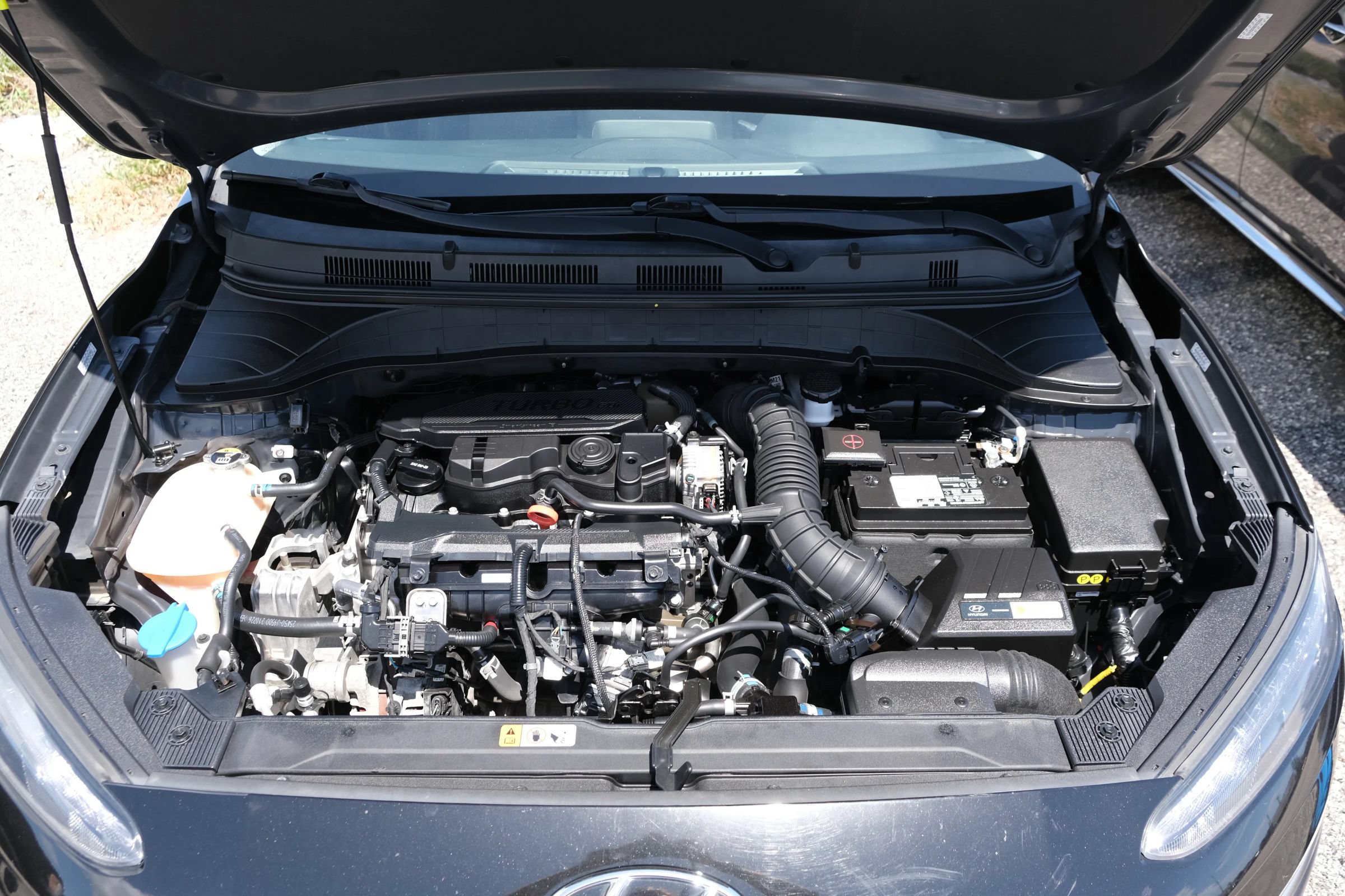 Used 2022 Hyundai Kona Limited FWD image 14