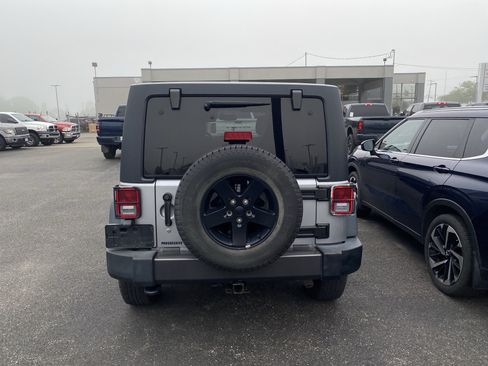Used 2016 Jeep Wrangler Unlimited Sport AWD/4WD image 3