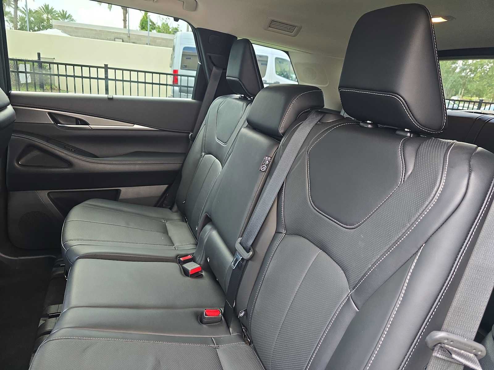 Certified 2023 INFINITI QX60 Luxe w/ Cargo Package FWD image 14