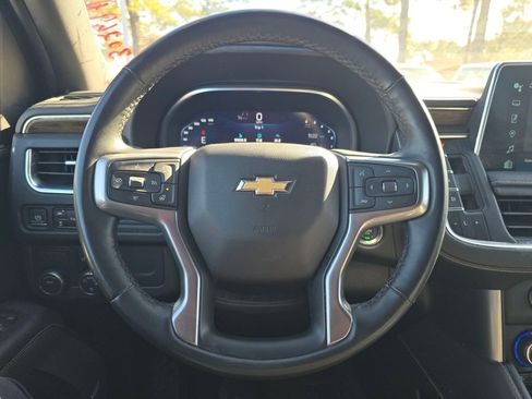 Used 2023 Chevrolet Suburban Premier image 15