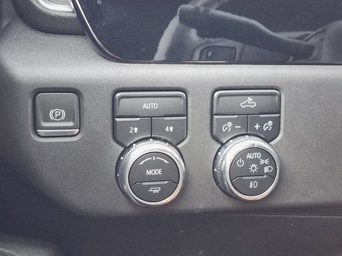 Used 2024 GMC Sierra 1500 Elevation AWD/4WD image 32