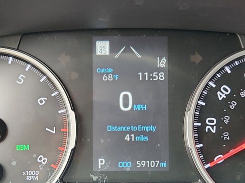 Used 2022 Toyota RAV4 XLE FWD image 17