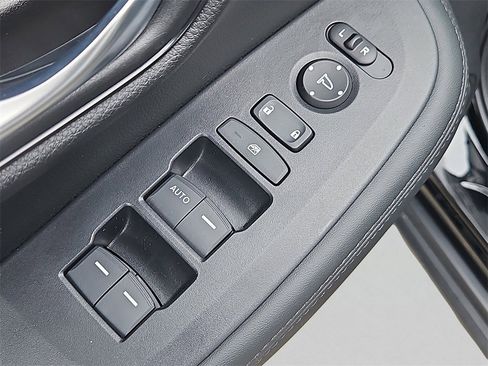 Used 2026 Honda HR-V LX image 21