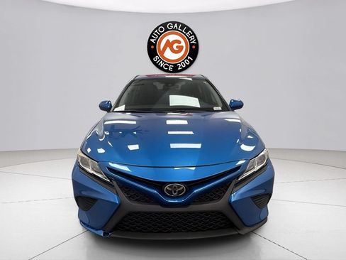 Used 2019 Toyota Camry SE FWD image 9