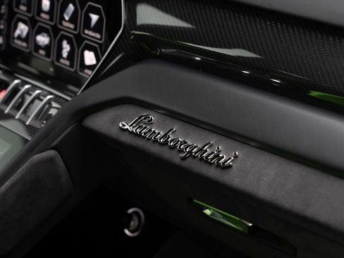 Used 2021 Lamborghini Urus AWD/4WD image 31