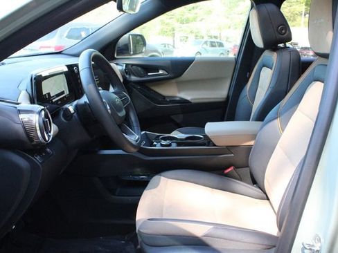 Used 2026 Chevrolet Equinox ACTIV w/ Safety and Technology Package FWD image 7