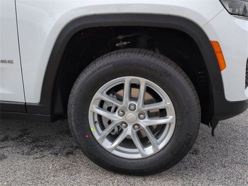 New 2025 Jeep Grand Cherokee Laredo X image 10