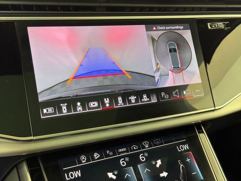 Used 2024 Audi Q7 3.0T Prestige image 25