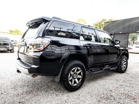Used 2017 Toyota 4Runner TRD Off-Road image 11