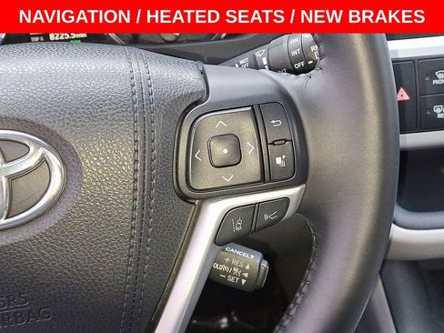 Used 2018 Toyota Highlander XLE image 18