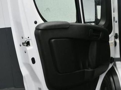 Used 2025 RAM ProMaster 2500 w/ Convenience Group image 13