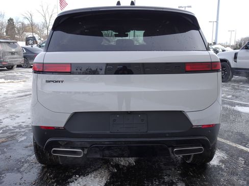 New 2026 Land Rover Range Rover Sport SE image 5