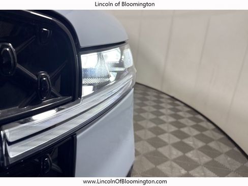 New 2025 Lincoln Navigator L Reserve w/ Jet Appearance Package image 13