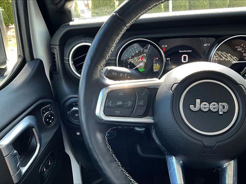 Used 2023 Jeep Wrangler Unlimited Sahara w/ Cold Weather Group image 10