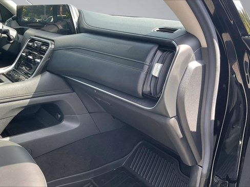 Certified 2025 Nissan Armada SV AWD/4WD image 16