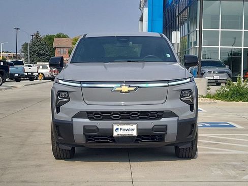 Used 2025 Chevrolet Silverado EV LT AWD/4WD image 3