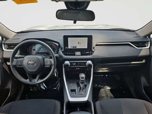 Used 2023 Toyota RAV4 LE AWD/4WD image 10