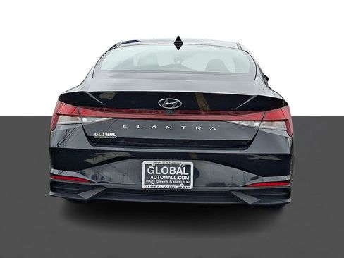 Used 2023 Hyundai Elantra SE image 6